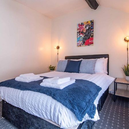 Characterful 2 Bedroom Apartment - Central Location Касл-Донінгтон Екстер'єр фото